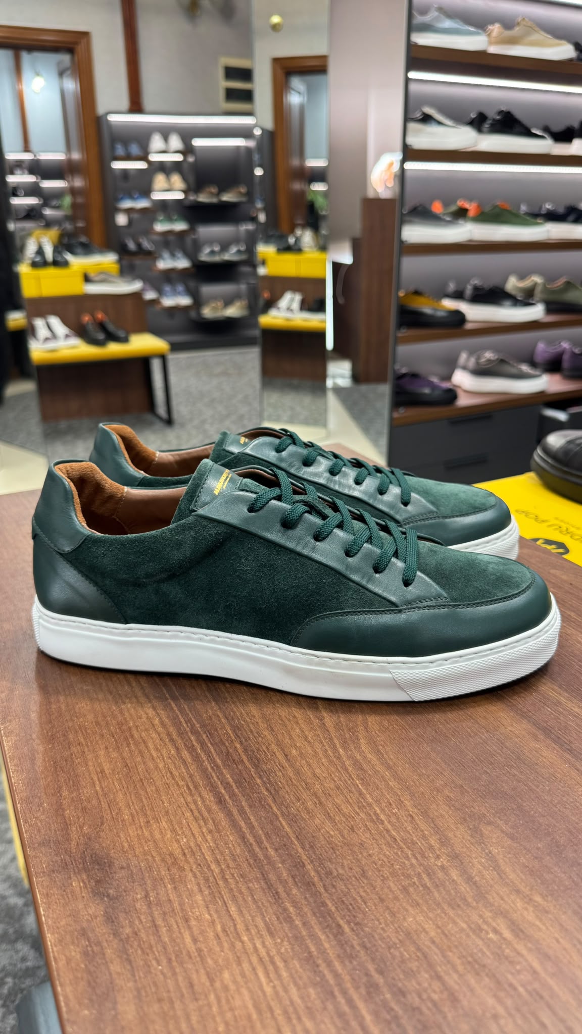 WhatsApp Image 2026-10-30 at 09.01.06 (3) SNEAKER SANTO CU VARF GREEN I 43 - imagine 1