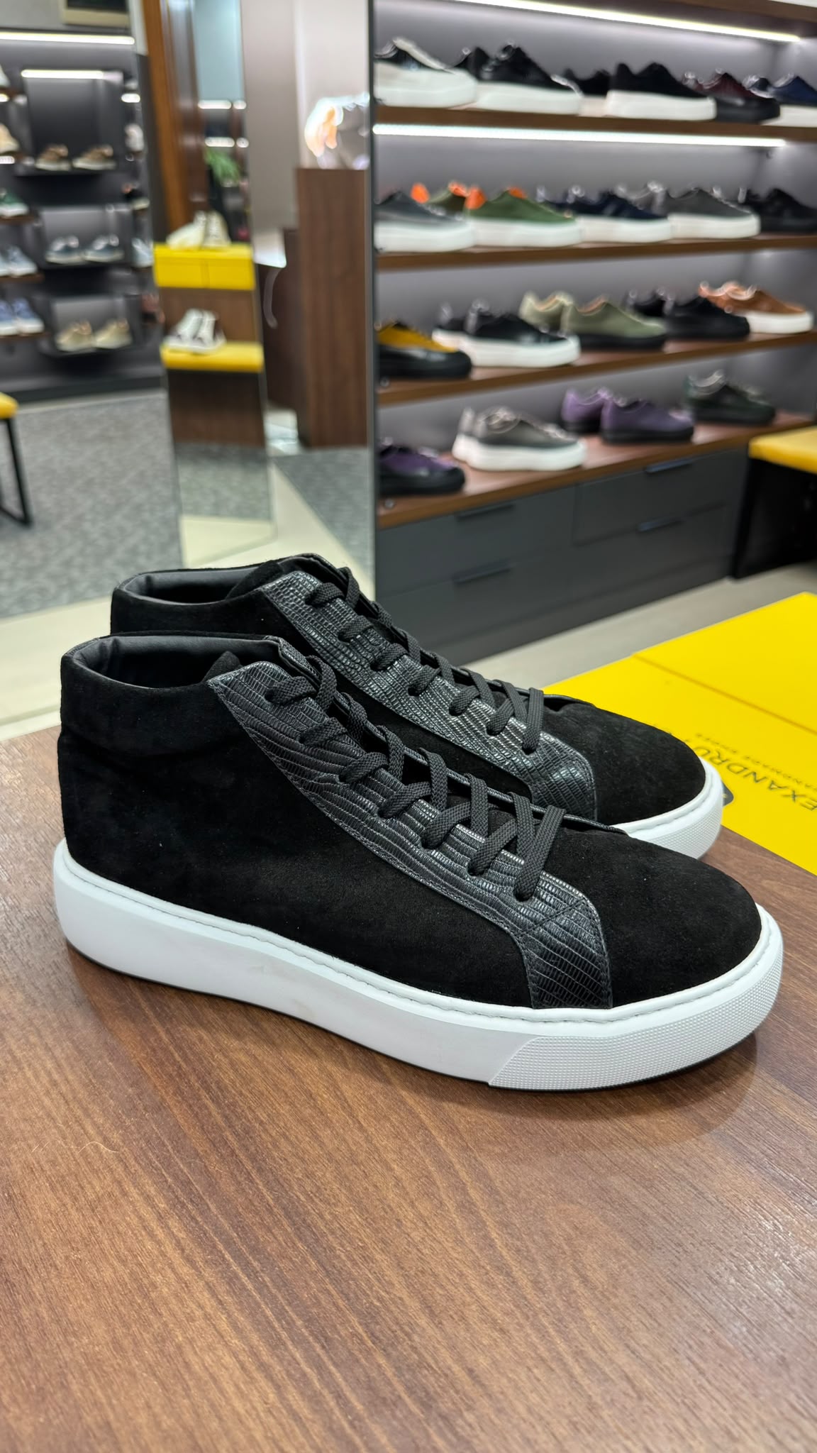 WhatsApp Image 2026-10-30 at 09.01.06 (5) SNEAKER HARVEY VESUVIO BLACK I 41 - imagine 1